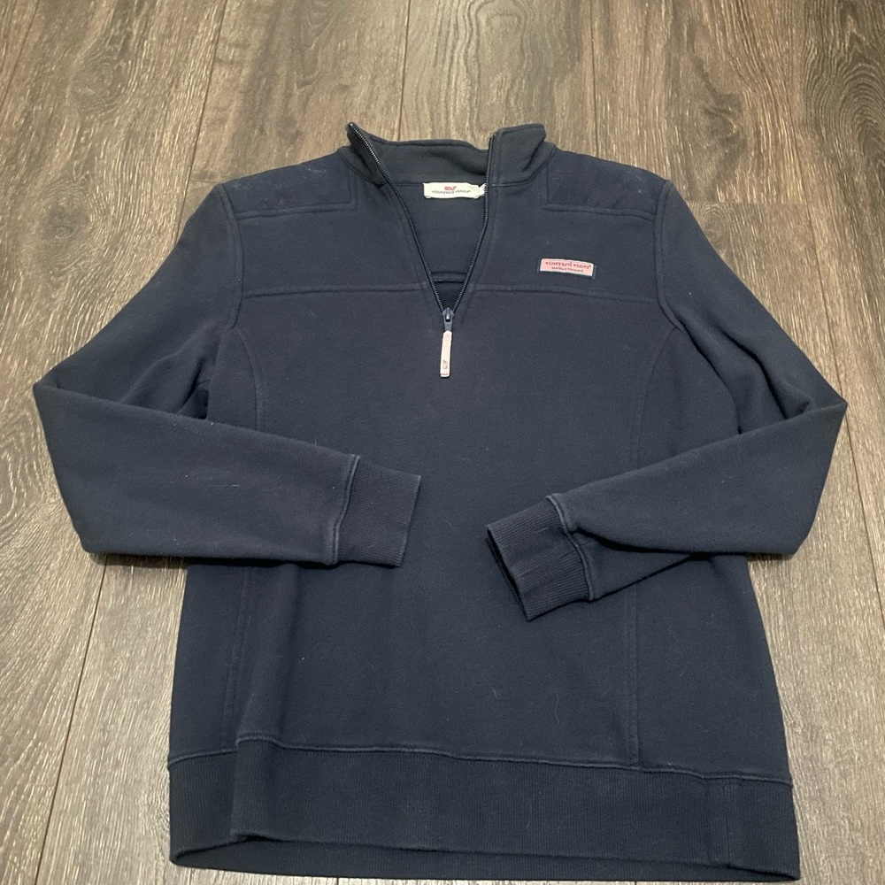 Vineyard vines pull over